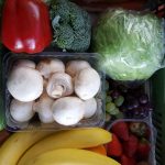 Box mit Obst und Gemüse
